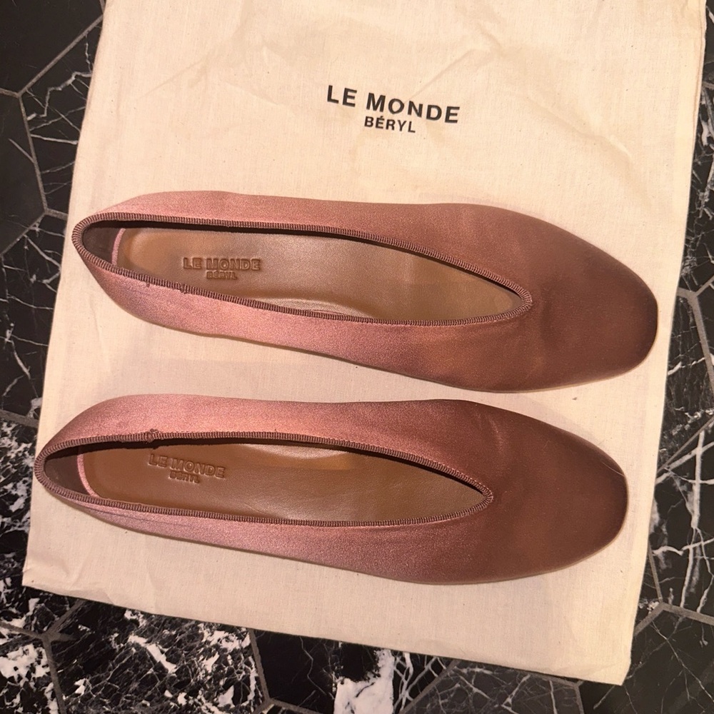 NWOT Le Monde Beryl Regency Silk Satin Ballet Flat